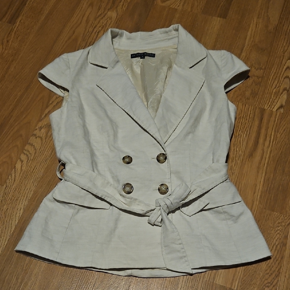 ANTONIO MELANI Cream Vest with Notched Lapels and Belted Waist